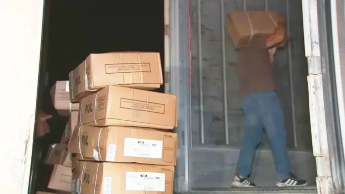 Detienen a 29 tras el robo de un camión con 45 mil kilos de carne en Mendoza. Detienen a 29 tras el robo de un camión con 45 mil kilos de carne en Mendoza.