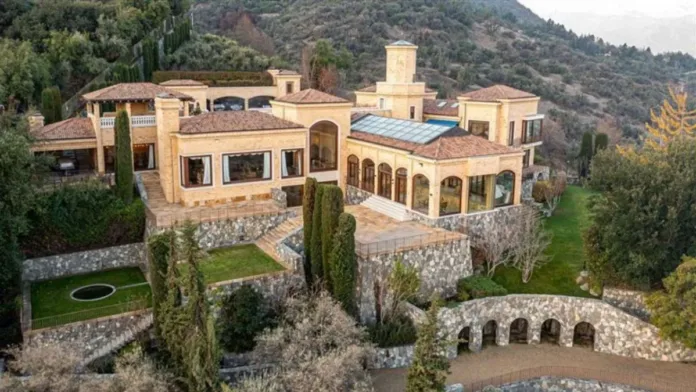 Descubre la impresionante villa de Leonardo Farkas en Lo Curro Descubre la impresionante villa de Leonardo Farkas en Lo Curro