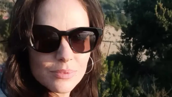 Luciana Echeverría se distancia de la Red de Actrices tras polémica con Valenzuela. Luciana Echeverría se distancia de la Red de Actrices tras polémica con Valenzuela.