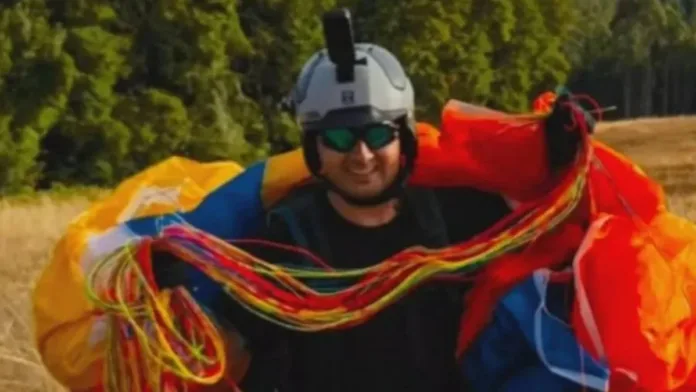 Tragedia en el aire: gendarme fallece tras caer mientras practicaba parapente. Tragedia en el aire: gendarme fallece tras caer mientras practicaba parapente.