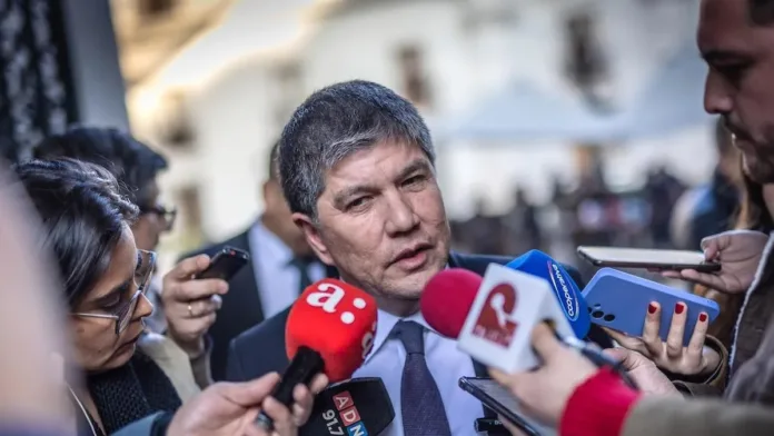 La subalterna que denunció al exsubsecretario demanda al gobierno de Gabriel Boric. La subalterna que denunció al exsubsecretario demanda al gobierno de Gabriel Boric.