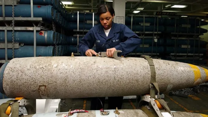 Cargamento de bombas pesadas de EE.UU. llega a Israel tras autorización de Trump. Cargamento de bombas pesadas de EE.UU. llega a Israel tras autorización de Trump.