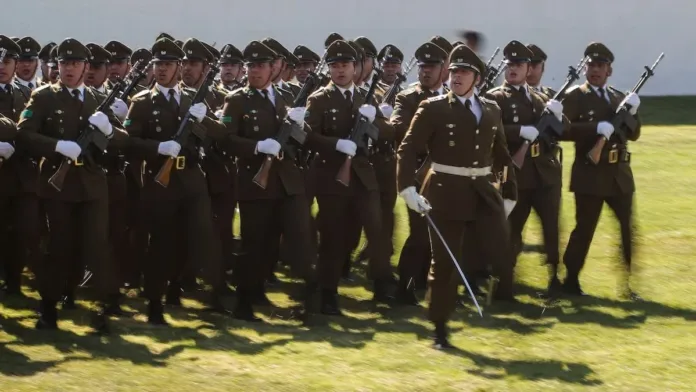 Ex subsecretario de Carabineros critica reforma por omitir la salud mental. Ex subsecretario de Carabineros critica reforma por omitir la salud mental.