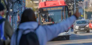 Pasajeros exentos del aumento en el pasaje del transporte público en la capital.