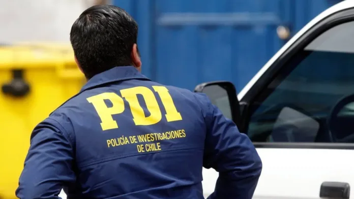 Dueño de barbería secuestrado en Conchalí; clientes amenazados y robados. Dueño de barbería secuestrado en Conchalí; clientes amenazados y robados.