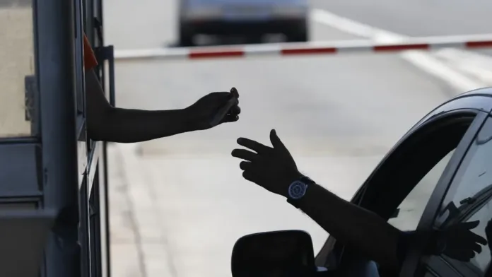 Se espera un alto flujo vehicular en Quepe: 175 mil autos este fin de semana. Se espera un alto flujo vehicular en Quepe: 175 mil autos este fin de semana.