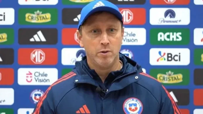 Luis Mena comparte su entusiasmo por los retos de La Roja Femenina este año. Luis Mena comparte su entusiasmo por los retos de La Roja Femenina este año.