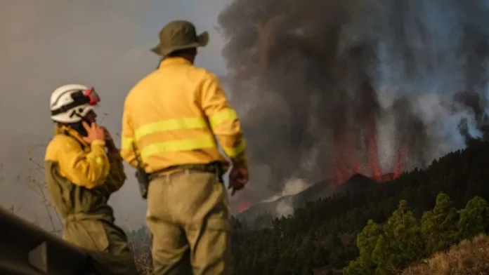 Incendio en Valparaíso: evacuación en Santo Domingo por orden de Senapred. Incendio en Valparaíso: evacuación en Santo Domingo por orden de Senapred.
