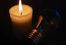 Sernac y Enel acuerdan compensaciones por cortes de luz en agosto. Infórmate aquí.