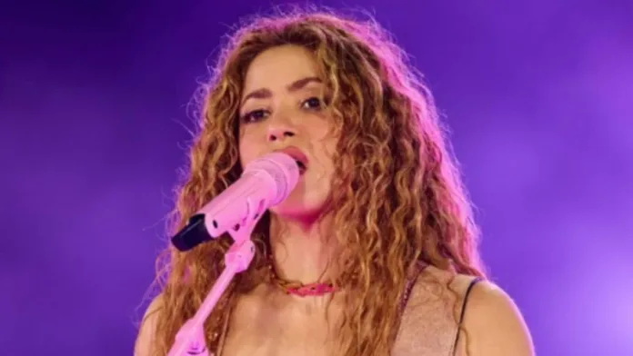 Shakira se encuentra hospitalizada y suspende su concierto en Perú por problemas de salud. Shakira se encuentra hospitalizada y suspende su concierto en Perú por problemas de salud.