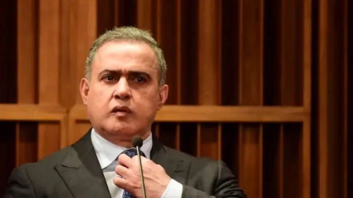Fiscal General de Venezuela critica al Ministerio Público chileno como "pirata". Fiscal General de Venezuela critica al Ministerio Público chileno como "pirata".