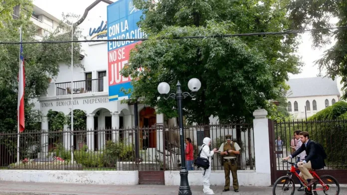 Intento de robo en la UDI: un delincuente entra por una ventana en Providencia. Intento de robo en la UDI: un delincuente entra por una ventana en Providencia.