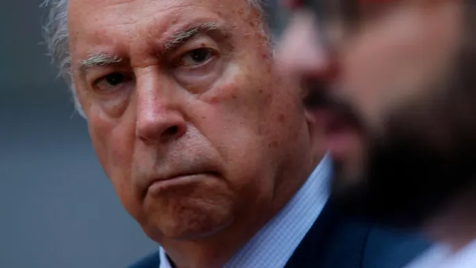 La oposición exige supervisar al embajador Valdés por el programa Visa Waiver. La oposición exige supervisar al embajador Valdés por el programa Visa Waiver.