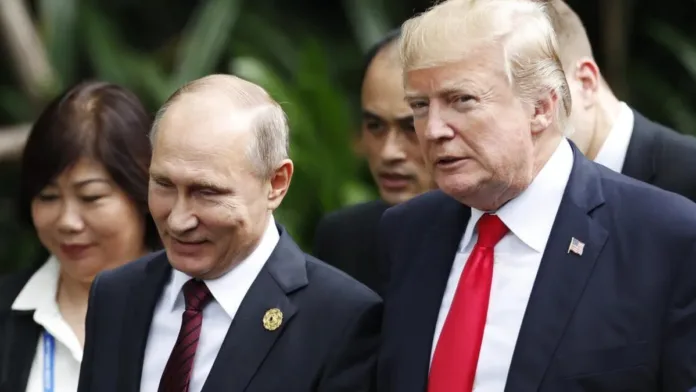 Putin elogia a Trump y critica a Occidente por obstaculizar negociaciones. Putin elogia a Trump y critica a Occidente por obstaculizar negociaciones.