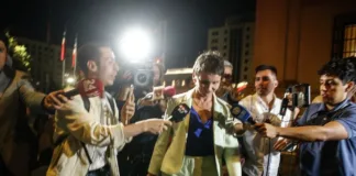 Carolina Tohá relata la agresión sufrida en la Alameda por hombres que la atacaron.