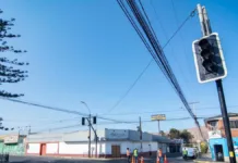 Corte de electricidad afecta a 63 mil clientes en varias regiones del país.