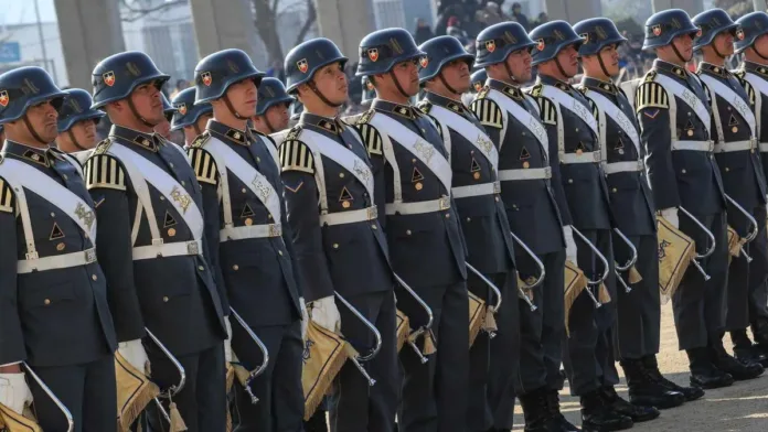 Nuevas oportunidades laborales en el Ejército de Chile: sueldos desde $2.400.000. Nuevas oportunidades laborales en el Ejército de Chile: sueldos desde $2.400.000.