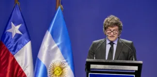Oposición insta a Milei a dialogar con Boric en su visita a Chile.