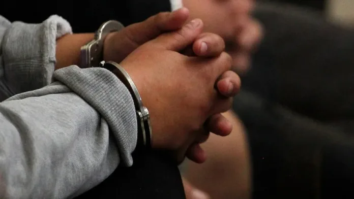 Detenido en EE. UU. un chileno tras dos años de fuga de la justicia. Detenido en EE. UU. un chileno tras dos años de fuga de la justicia.