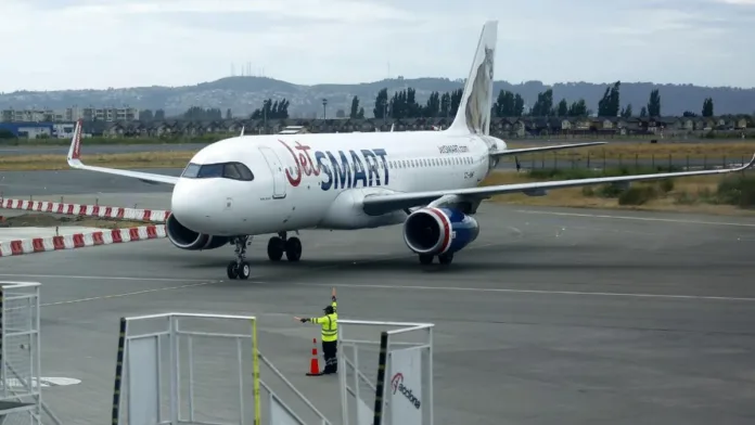 Corte condena a aerolínea por discriminar a venezolana en vuelo a Lima. Corte condena a aerolínea por discriminar a venezolana en vuelo a Lima.