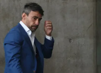 Jorge Valdivia enfrenta denuncias y cambios legales en su defensa.