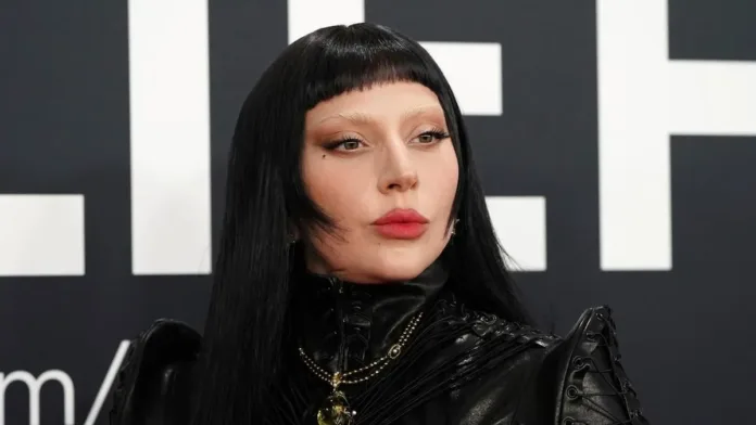 Lady Gaga regresa a sus raíces en un mundo que ha cambiado radicalmente. Lady Gaga regresa a sus raíces en un mundo que ha cambiado radicalmente.