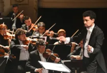Luis Toro Araya dirige un espectacular concierto orquestal en el Municipal.
