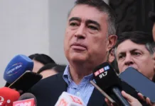 El alcalde Mario Desbordes denuncia a Irací Hassler y Karol Cariola por tráfico de influencias.
