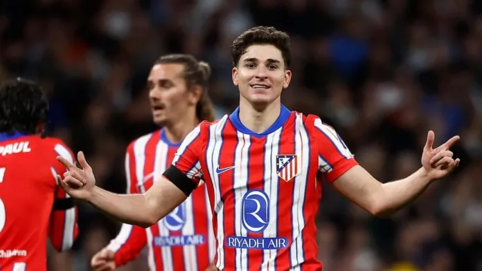 Una leyenda del Barcelona elige a Julián Álvarez como su fichaje ideal. Una leyenda del Barcelona elige a Julián Álvarez como su fichaje ideal.