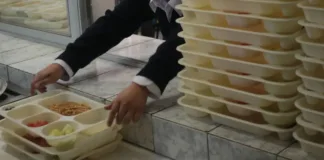 Programa de Alimentación Escolar en Chile: Nutrición y acceso para todos los estudiantes.