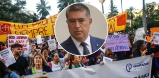 Profesores en paro protestan por la llegada de trabajadores de otras comunas.