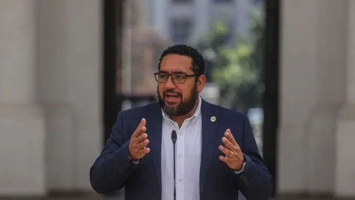Ministro Cataldo destaca resultados históricos del Simce 2024 en cuarto básico. Ministro Cataldo destaca resultados históricos del Simce 2024 en cuarto básico.