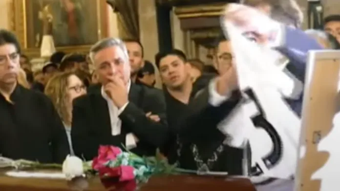 Homenaje de Aníbal Mosa a Tommy Rey genera reacciones en redes y saludo a Luis Jara. Homenaje de Aníbal Mosa a Tommy Rey genera reacciones en redes y saludo a Luis Jara.