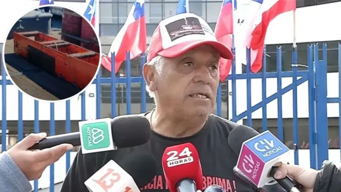 Padre de pescador desaparecido en Coronel junto a la estructura hallada: 'No era de la Bruma'. Padre de pescador desaparecido en Coronel junto a la estructura hallada: 'No era de la Bruma'.