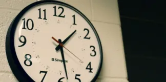 Cambio de hora en Chile: ajustes de relojes y regiones afectadas.