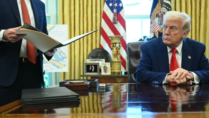 Trump suspende aranceles globales por 90 días; China enfrenta un aumento del 125%. Trump suspende aranceles globales por 90 días; China enfrenta un aumento del 125%.