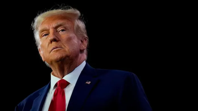 El nuevo arancel universal del 10% de Trump impacta el comercio global. El nuevo arancel universal del 10% de Trump impacta el comercio global.