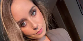 La hija de Karen Doggenweiler supera una compleja cirugía de columna con 68 pernos.