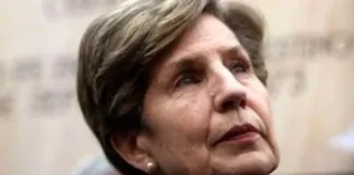 Abogados de Allende critican filtración de fallo que destituye a senadora socialista.