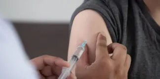 El Ministerio de Salud refuerza la vacunación ante el aumento de enfermedades respiratorias.