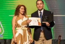 Un Carabinero que combina la seguridad con la pasión por la literatura.
