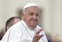 Impactantes imágenes muestran el deterioro del estado de salud del Papa Francisco.