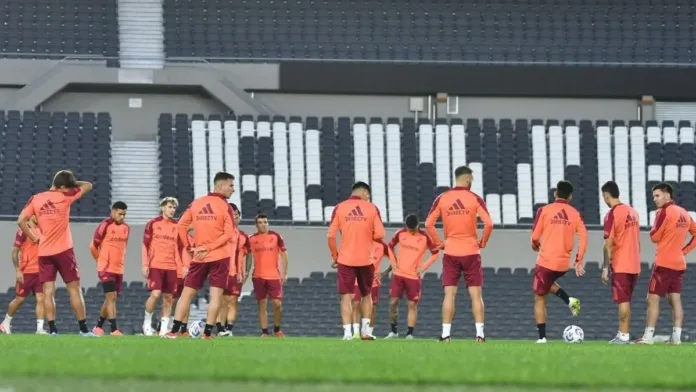River Plate se prepara para enfrentar a Talleres con cambios en su convocatoria. River Plate se prepara para enfrentar a Talleres con cambios en su convocatoria.