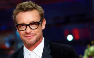 Simon Baker reflexiona sobre su icónica película: "Nunca más vi 'El diablo viste a la moda'".