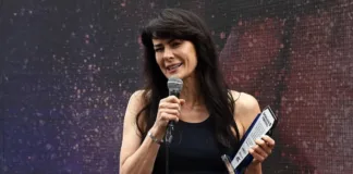 Tonka Tomicic enfrenta un futuro laboral incierto tras su debut en la radio.