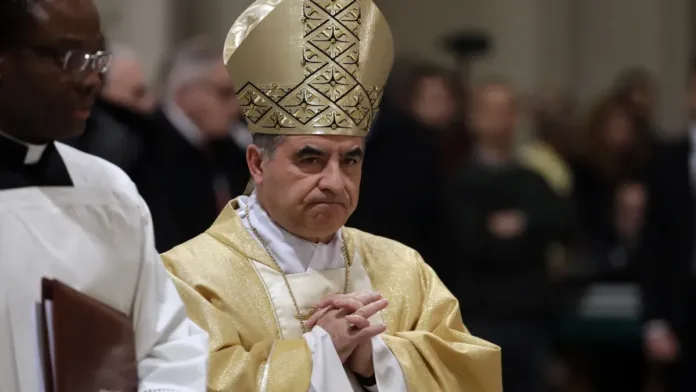 El cardenal Becciu renuncia a participar en el Cónclave por voluntad del Papa Francisco. El cardenal Becciu renuncia a participar en el Cónclave por voluntad del Papa Francisco.