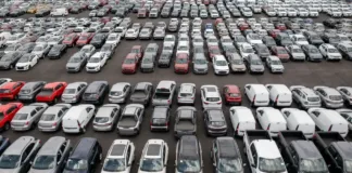 Tesla enfrenta cierre total en Nueva York por nueva propuesta legislativa.